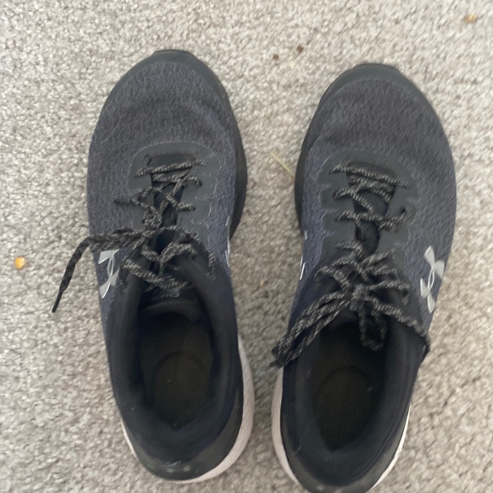 men’s running shoes under armor